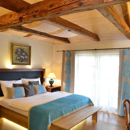 Welness Modry Jelen Bed & Breakfast 4*